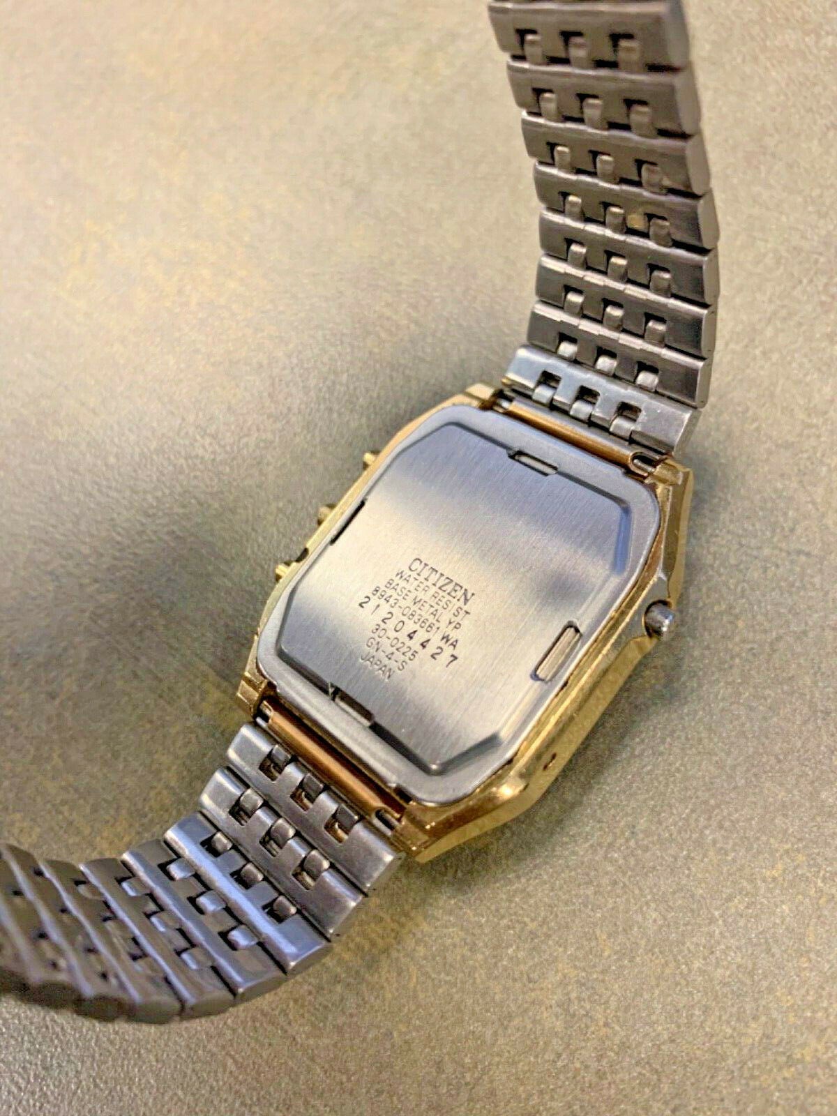 SUPERB VINTAGE 1982 CITIZEN 8943-083661 ANA DIGI ROBOT FACE WATCH