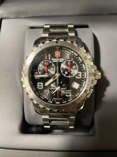 Victorinox Alpnach Swiss Army Watch 241196, Preowned, Excellent
