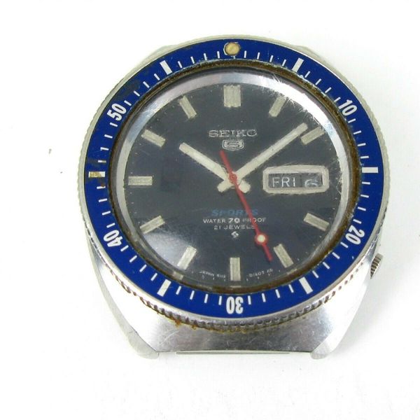Vintage Seiko Sports Automatic 6119-8121 Day Date Men's Watch | WatchCharts