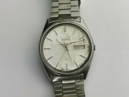 Seiko SQ 7123 8290 Men s Quartz Day Date Watch for Repair