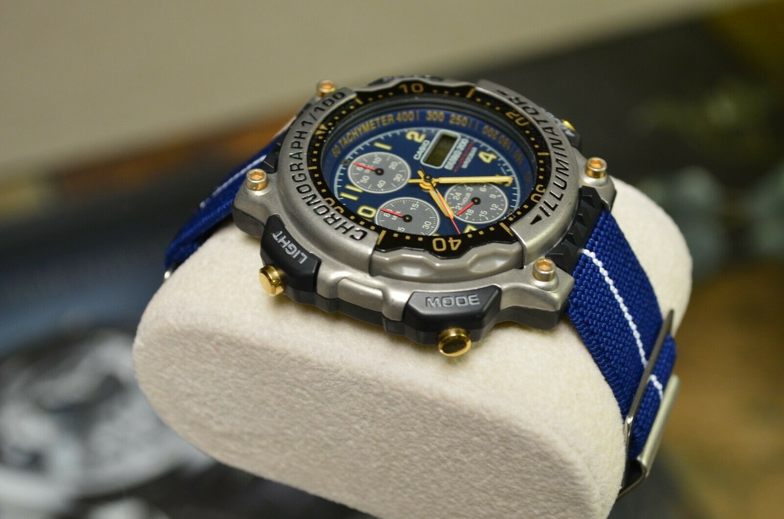 CASIO DRO-212 [1325] DURO 200 SHROUDED DIVE WATCH ILLUMINATOR