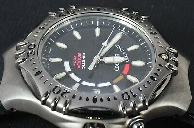 Seiko 5M42-0F70 Giugiaro design 200m Diver AGS/Kinetic Blackened