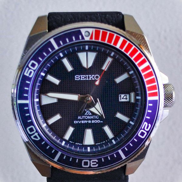 Seiko 4R35-01V0 Air Diver Date w/Box Automatic Authentic Mens Watch  New!!!!! | WatchCharts