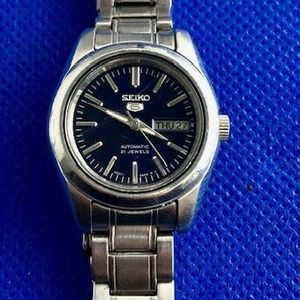 Ladies Seiko 5 Automatic Blue Face 21 Jewel Water Resistant Watch
