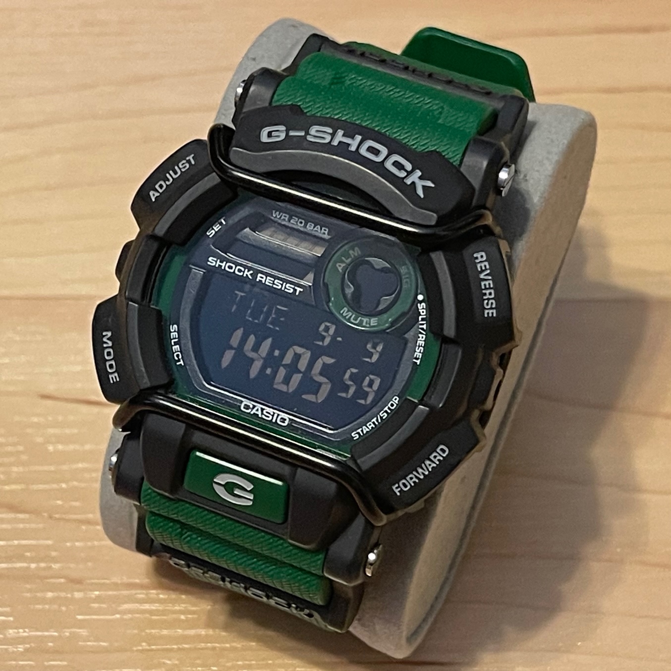 WTS] Casio G-Shock GD-400-3 Green Black Bullbar Negative Display