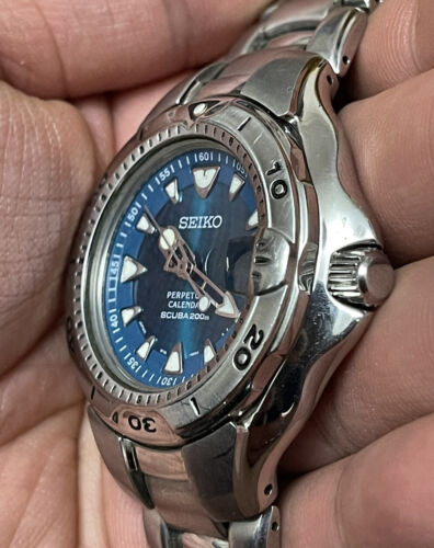 時計 SEIKO PERPETUAL CALENDAR SCUBA 200m Seiko Perpetual Calendar Scuba 200m Diver Watch | WatchCharts
