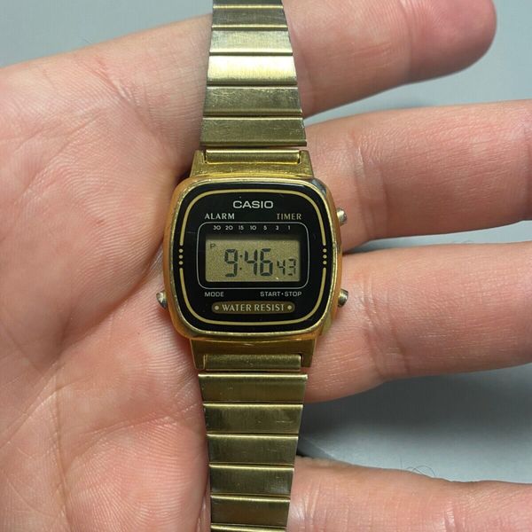 Montre Bracelet Femme Casio Vintage Référence 3191 LA670WE - Doré - Occasion