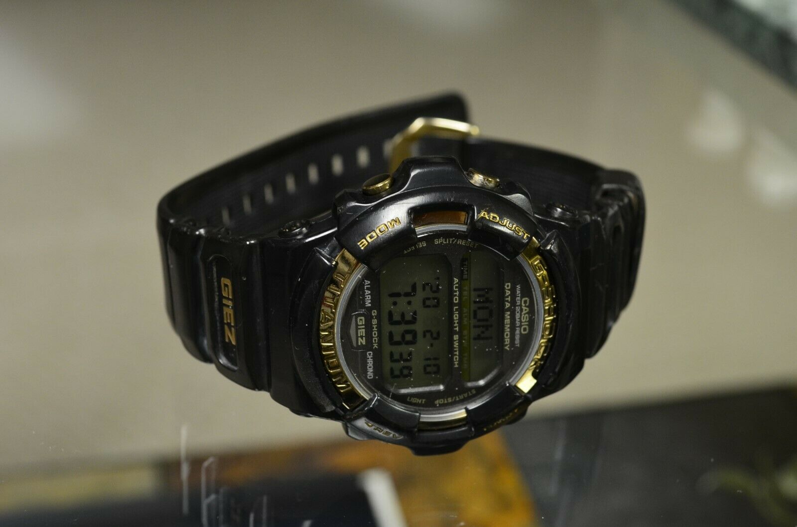 CASIO GS-100 G-SHOCK GIEZ BLACK/GOLD TITANIUM WATCH RARE VINTAGE