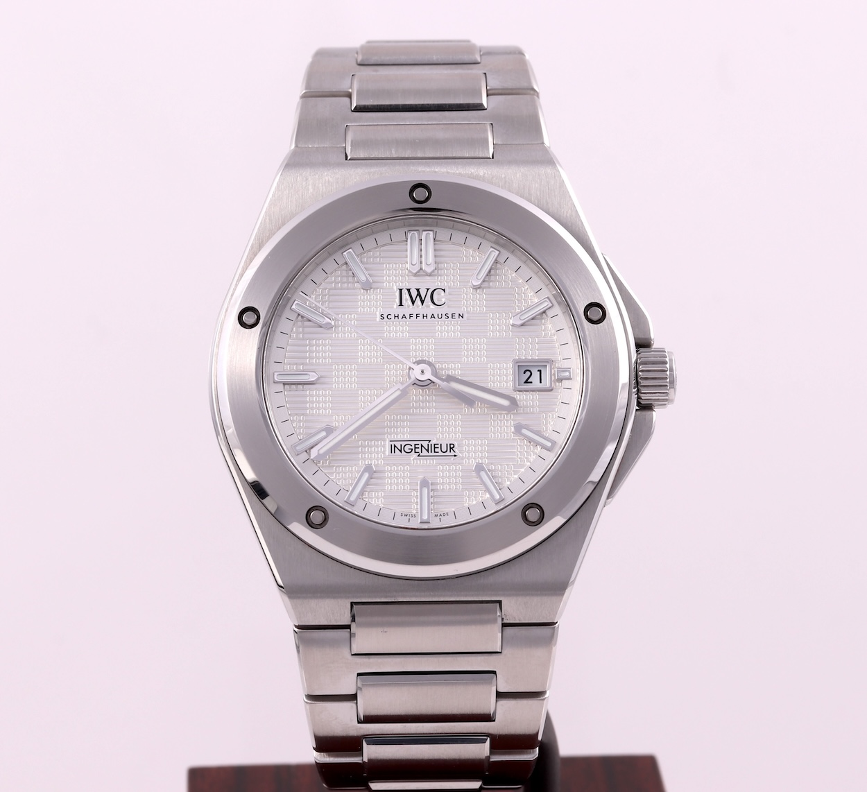 FSOT: IWC Ingenieur Automatic 40 Silver Dial IW328902 | WatchCharts ...
