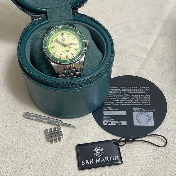 Sn0116 San Martin SN0116-B Green and Yellow Dive Watch 39.5mm | WatchCharts ...