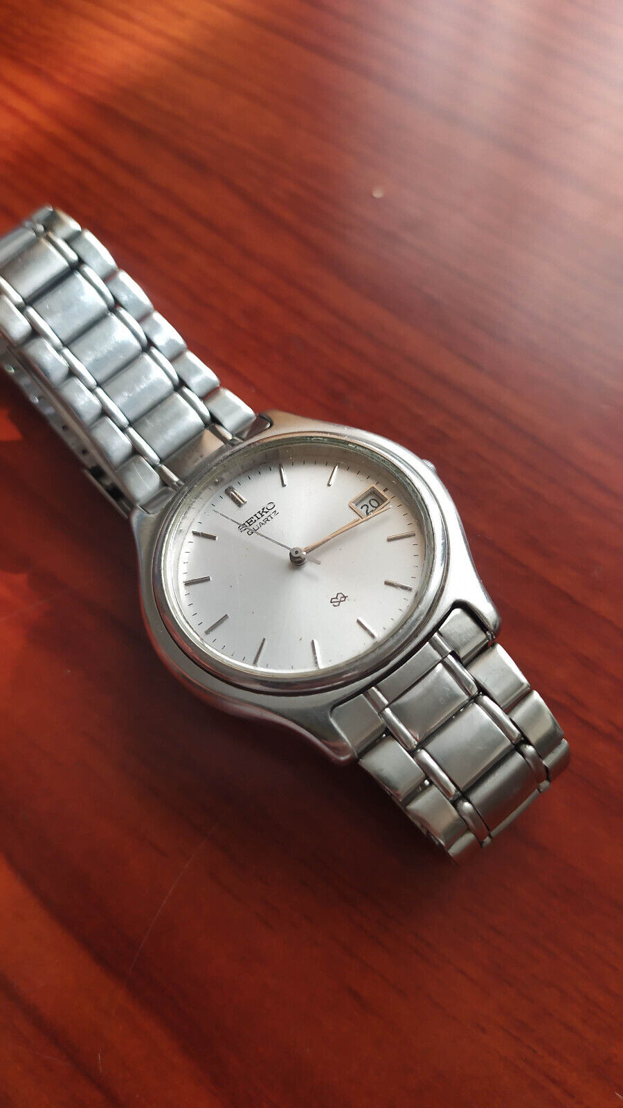 Seiko White Dial Date 7N42-7011 A4 Working Fine Watch 