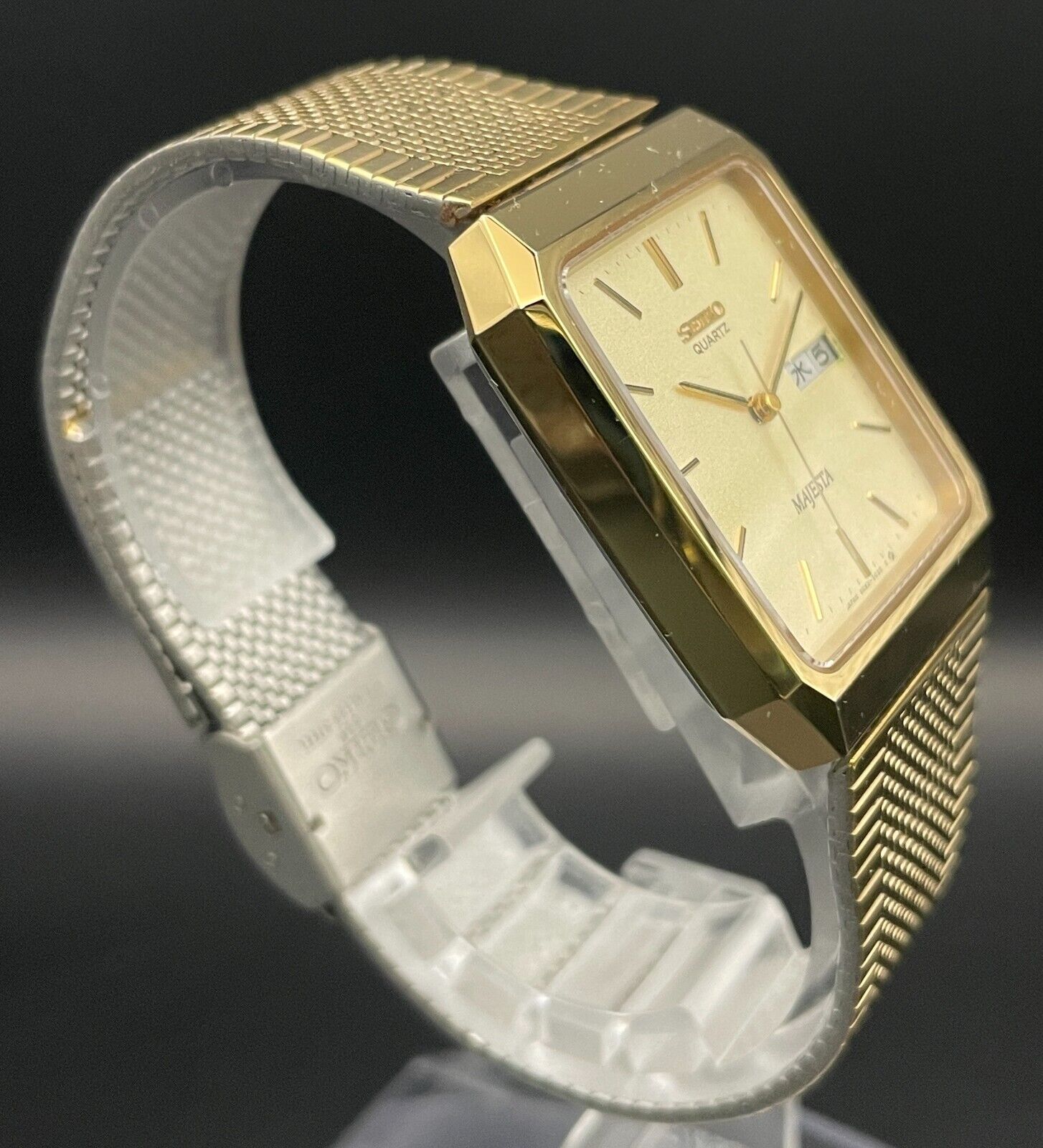 SEIKO WATCH MAJESTA QUARTZ 9063-5020 GOLD STAINLESS STEEL DAY DATE