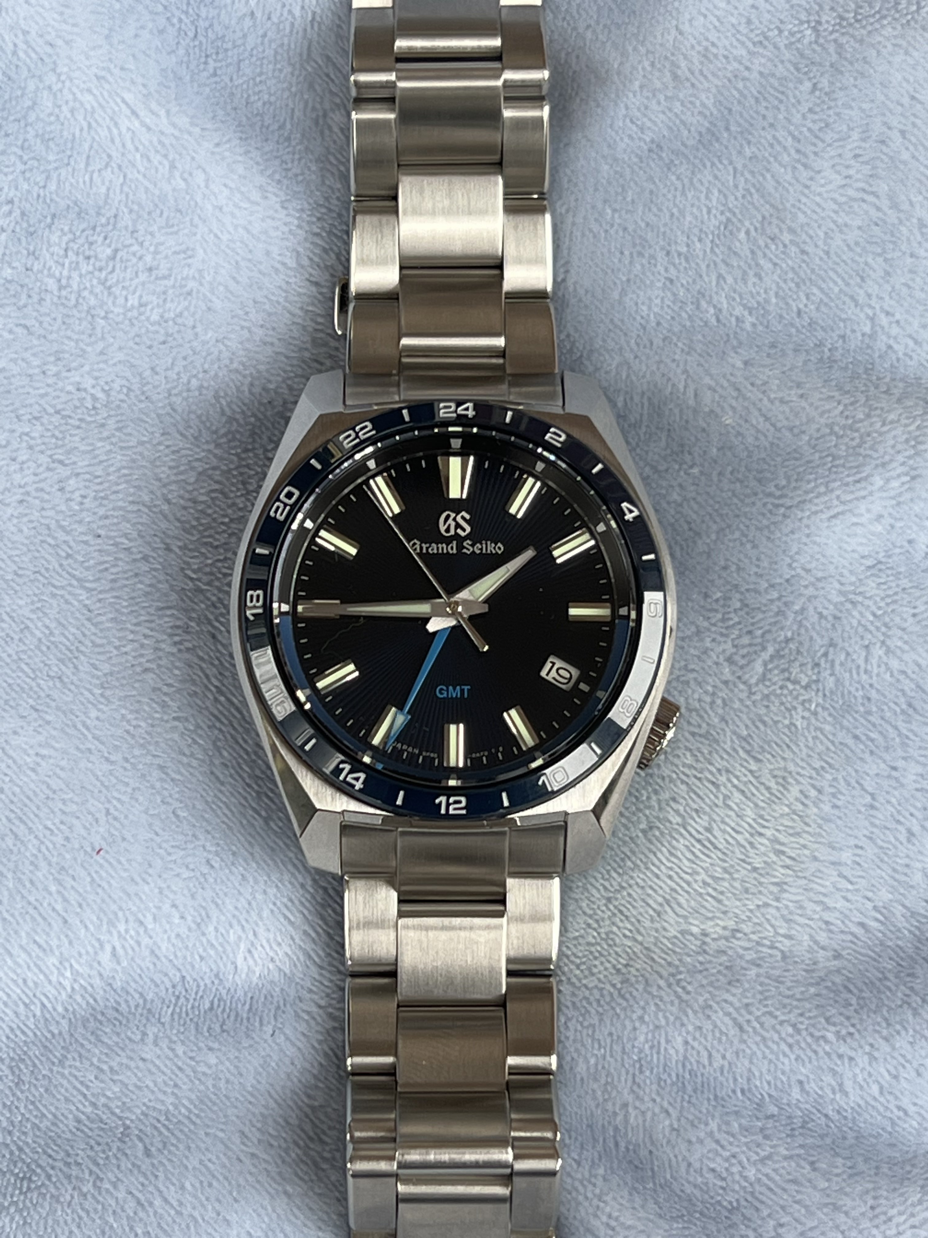 WTS Grand Seiko SBGN021 9F GMT Blue New 2021 Model | WatchCharts