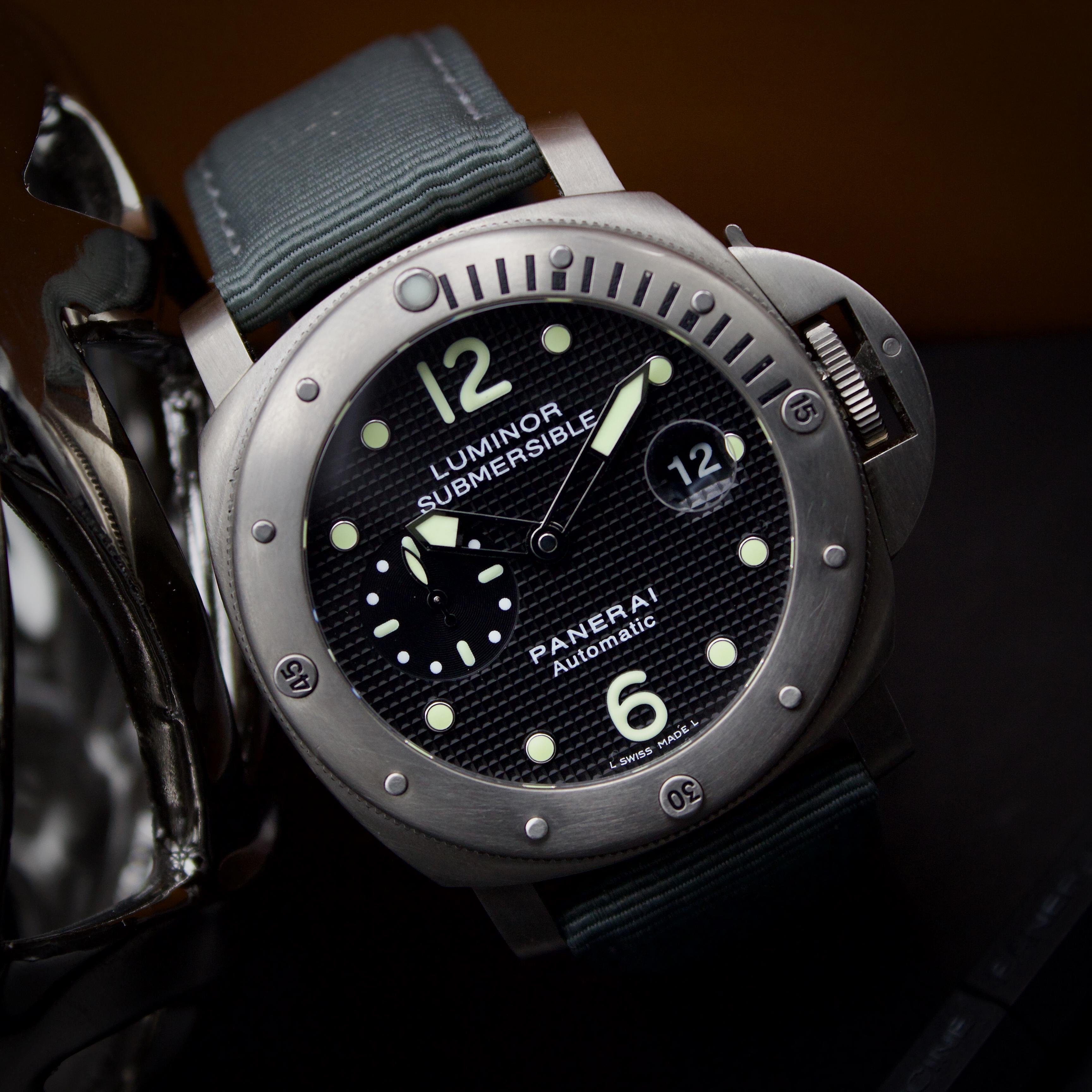 WTS 2009 Panerai Luminor Submersible PAM025 Excellent Condition