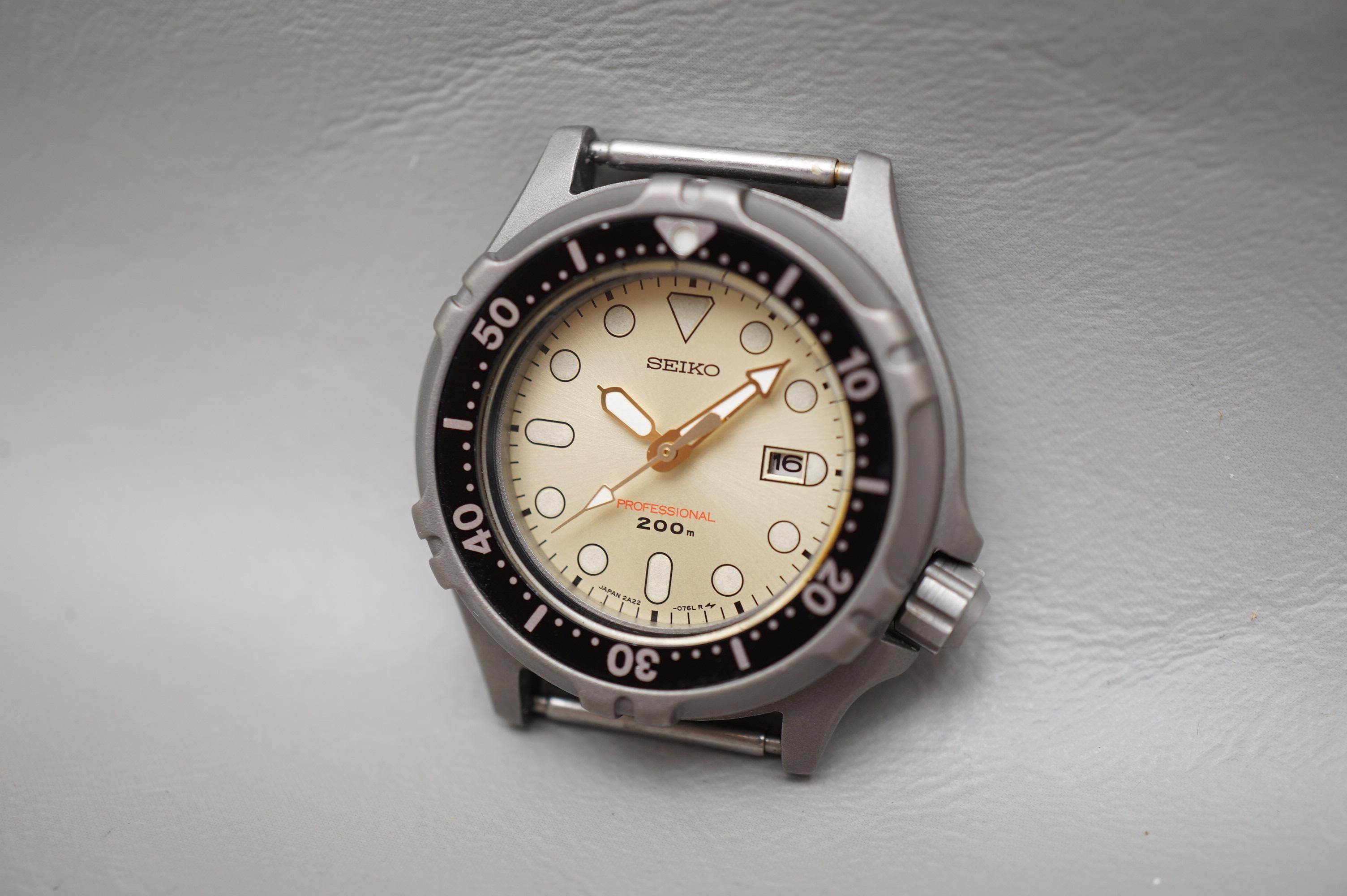 WTS] Vintage 1986 Seiko 2A22-0310 Cream Dial Titanium Professional