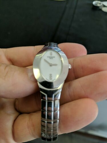 Tissot L720 Ladies Stainless Steel Sapphire Crystal Mother of Pearl