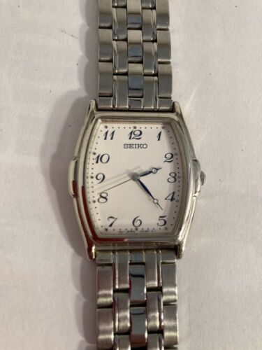 Seiko V701-5220 Mens Dress Watch Rare Vintage | WatchCharts