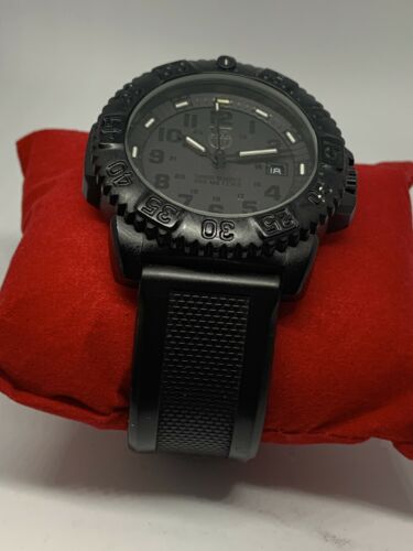 luminox 3051 blackout evo navy seal swiss dive watch