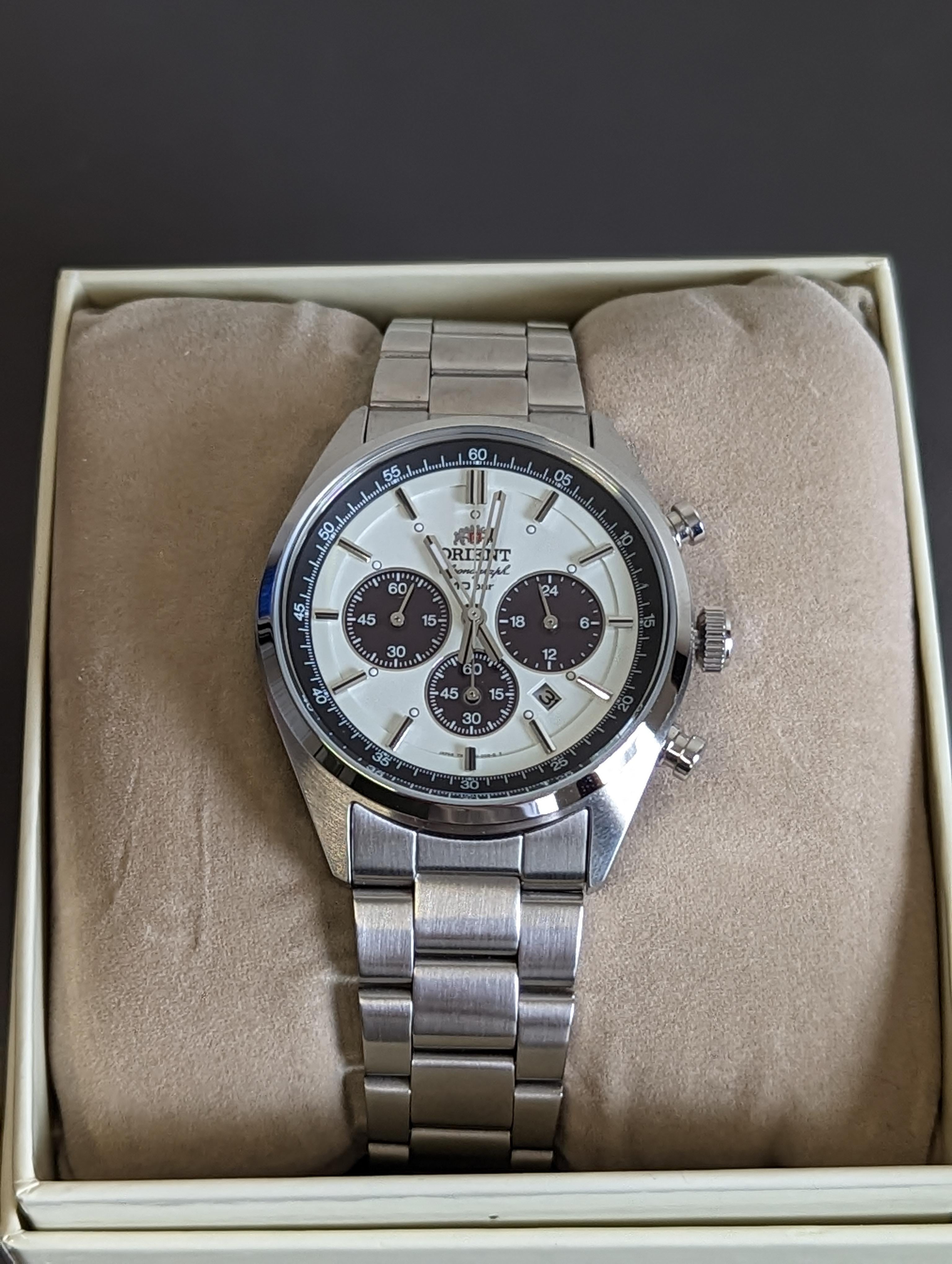 Orient neo70s panda outlet chronograph