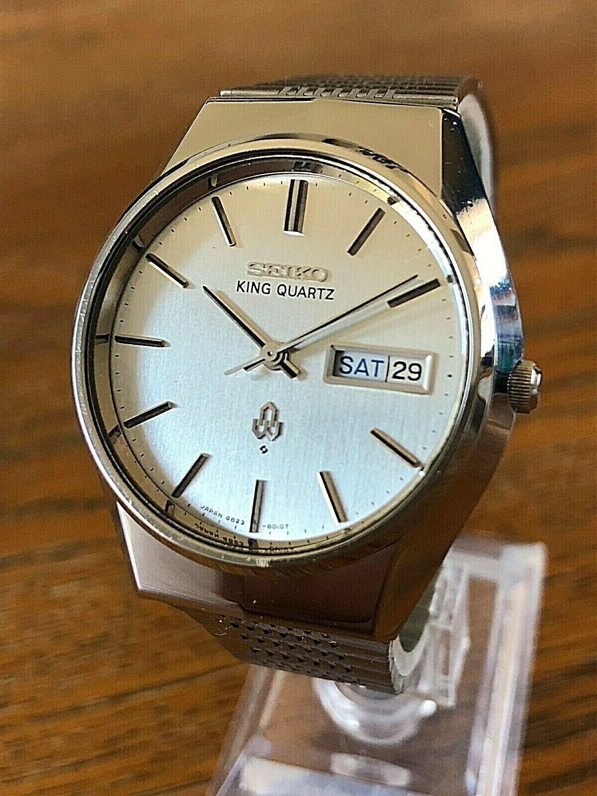 VERY NICE VINTAGE 1976 SEIKO KING QUARTZ VERY NICE VINTAGE 1976 SEIKO KING QUARTZ