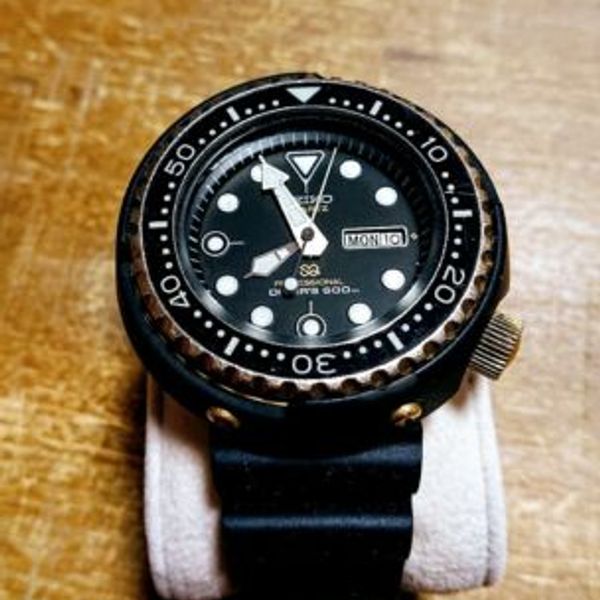 Seiko 7549-7009 diver Golden Tuna James Bond For Your Eyes Only |  WatchCharts