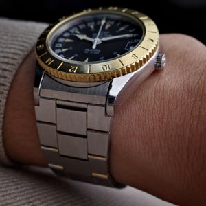 Glycine RARE Falcon GMT 2000 Men's 24hr Quartz Watch | WatchCharts