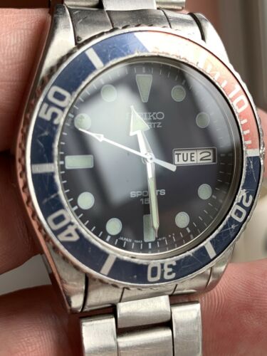 Mens Vintage Seiko Quartz Sports 150 Pepsi Divers Watch Day Date