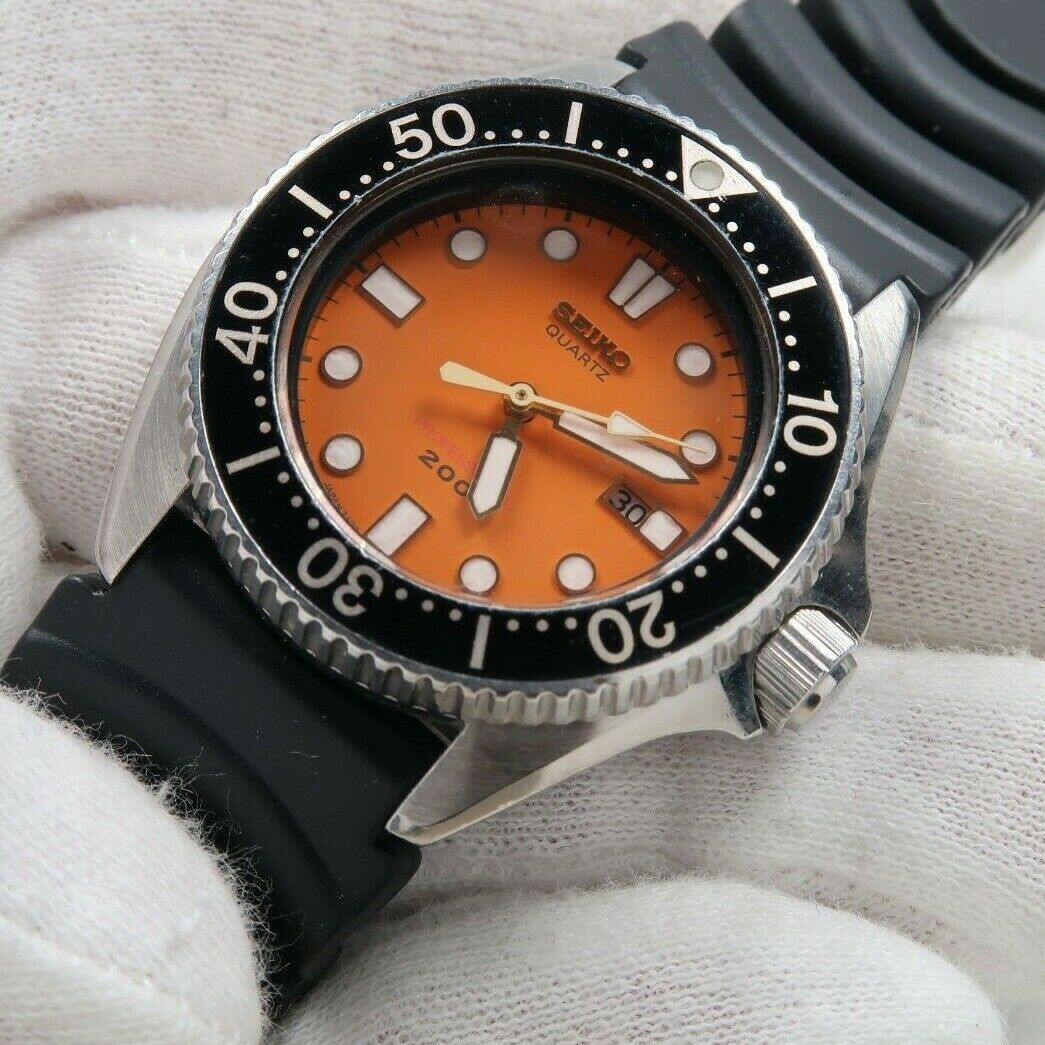 Vintage SEIKO Quartz 200M Ladies Diver 2A22-0170 Watch Japan