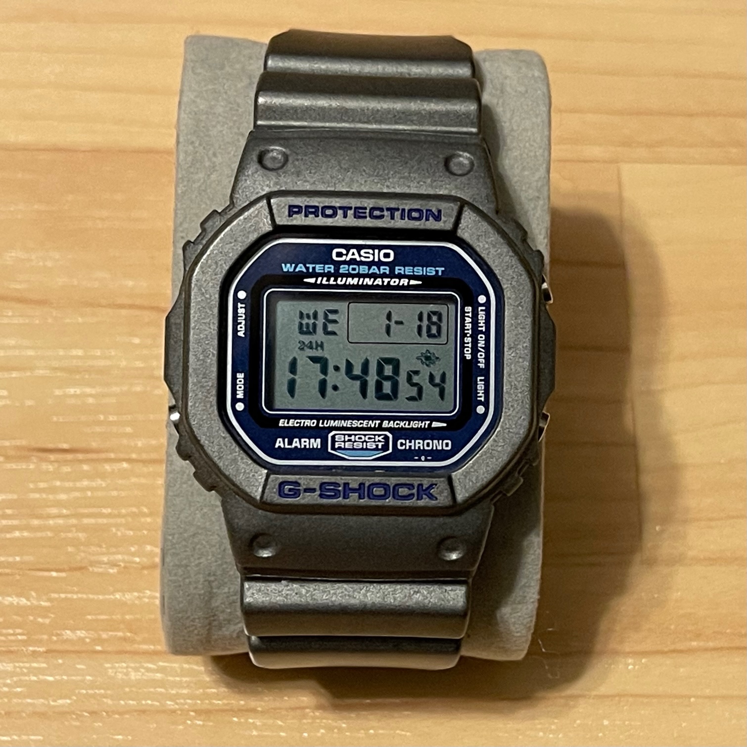 WTS] Casio G-Shock DW-056SD-8S Silver Dragon Rare Vintage Square