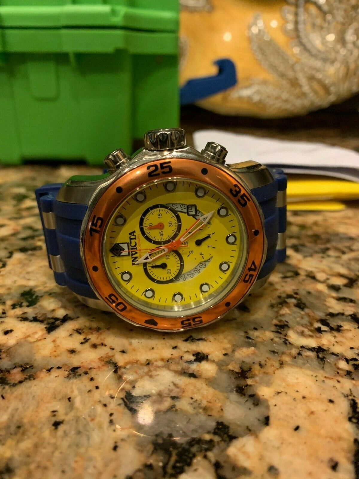 Invicta pro hotsell diver yellow face