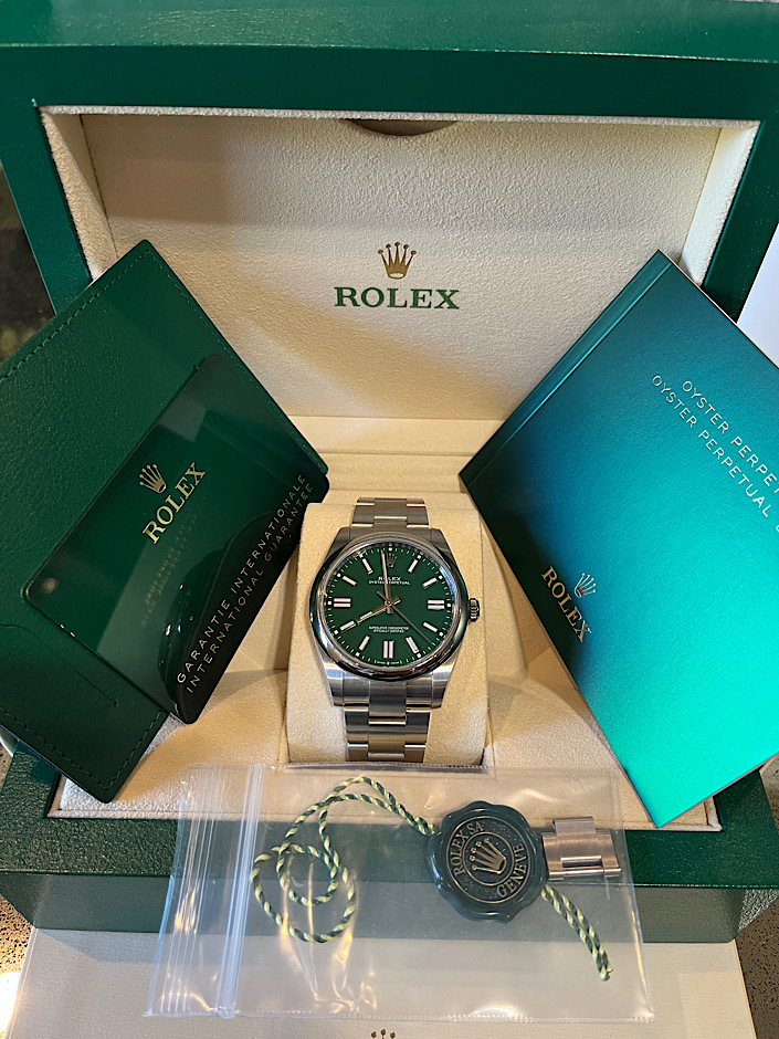 FS Rolex 124300 OP41 Green 01 2022 Unworn Aggressive price to