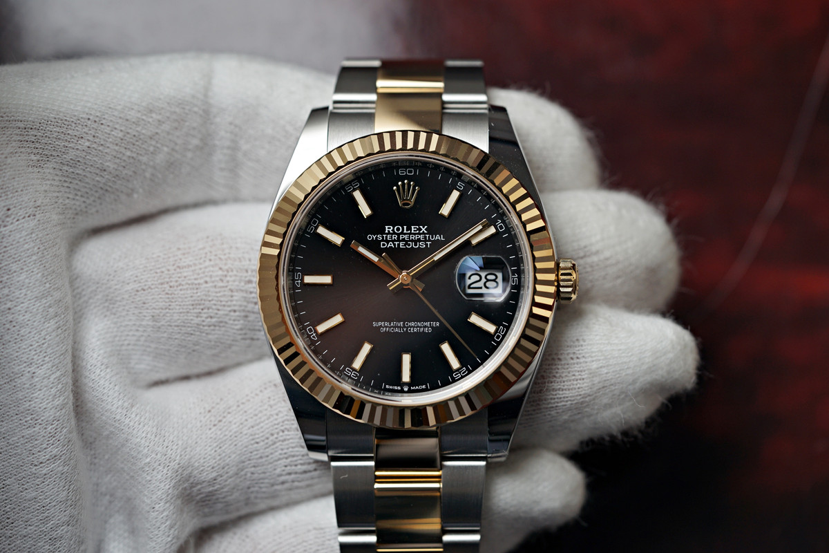 Rolex datejust 41 sale two tone black dial