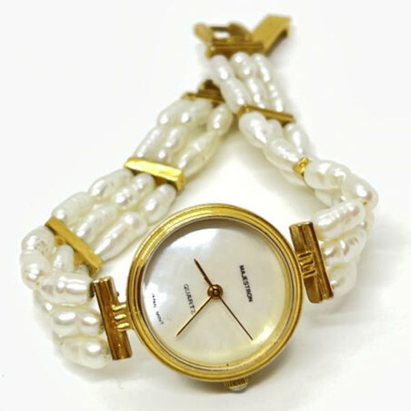 Mother of Pearl Majestron Genuine Pearl Bracelet Wristwatch  display picture 1