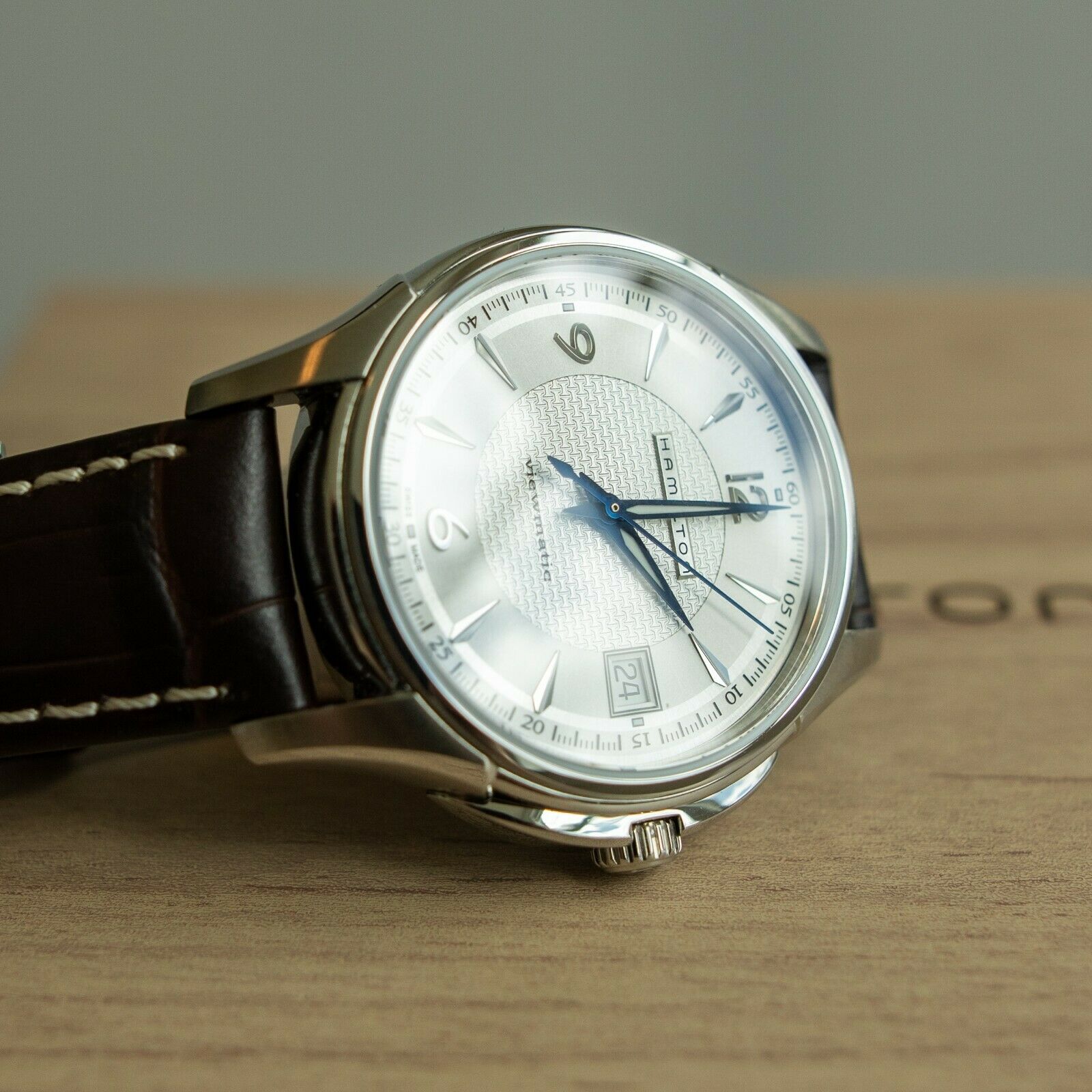 Hamilton Jazzmaster Viewmatic Automatic 37mm H324550 | WatchCharts 