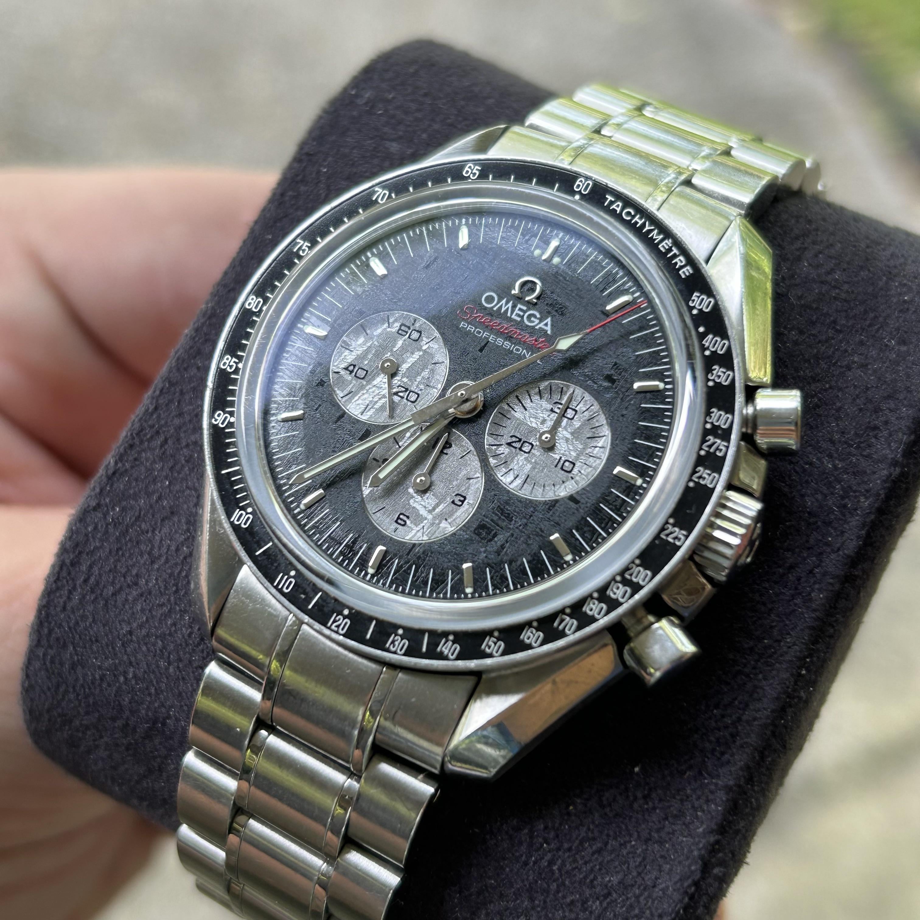 Omega speedmaster 2024 meteorite dial