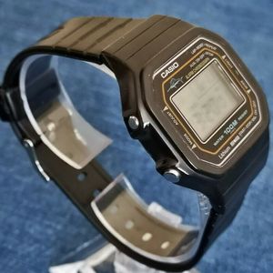 Vintage very rare 80s Casio W-300 Marlin module 106 men's quartz