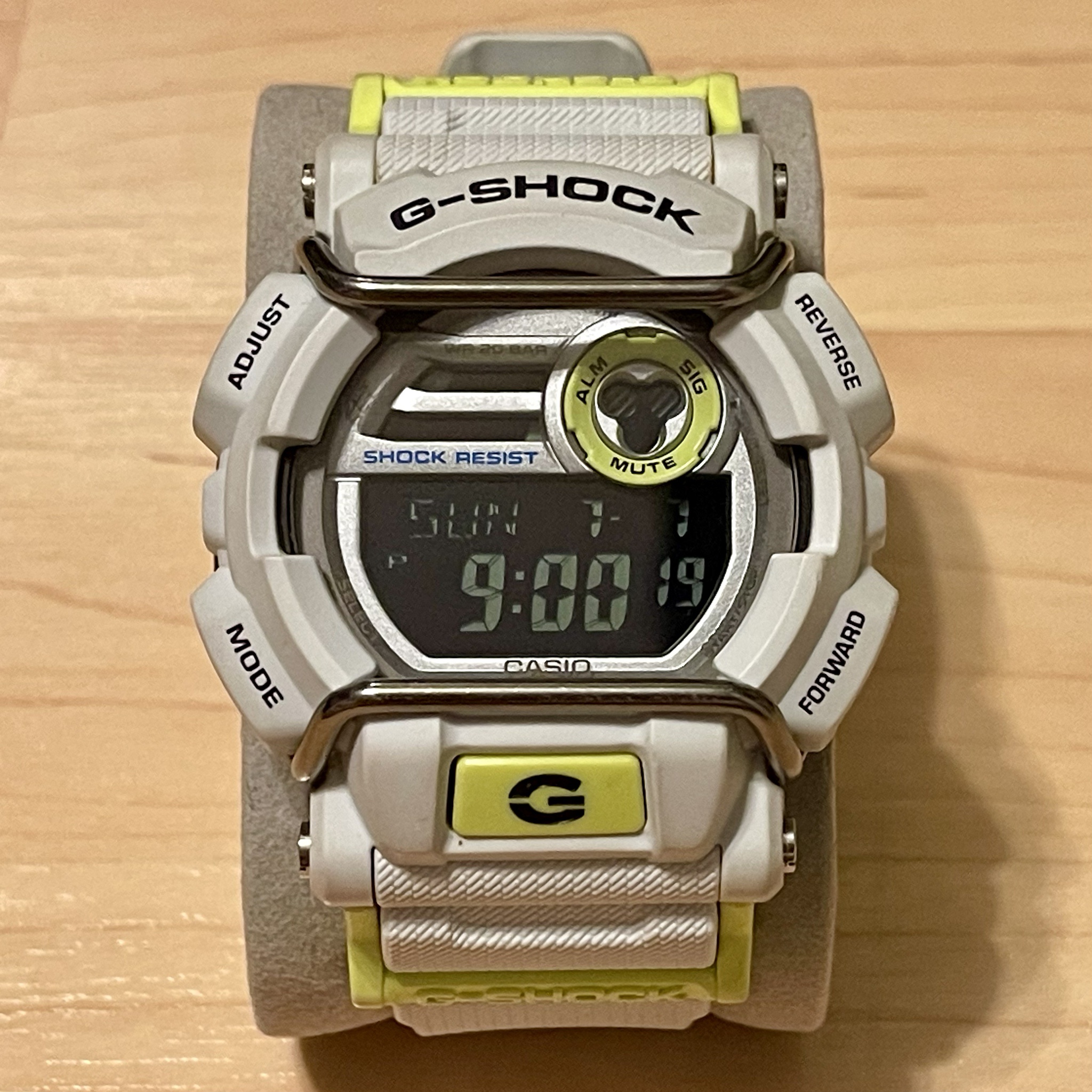 WTS] Casio G-Shock GD400DN-8 Dusty Neon Series Limited