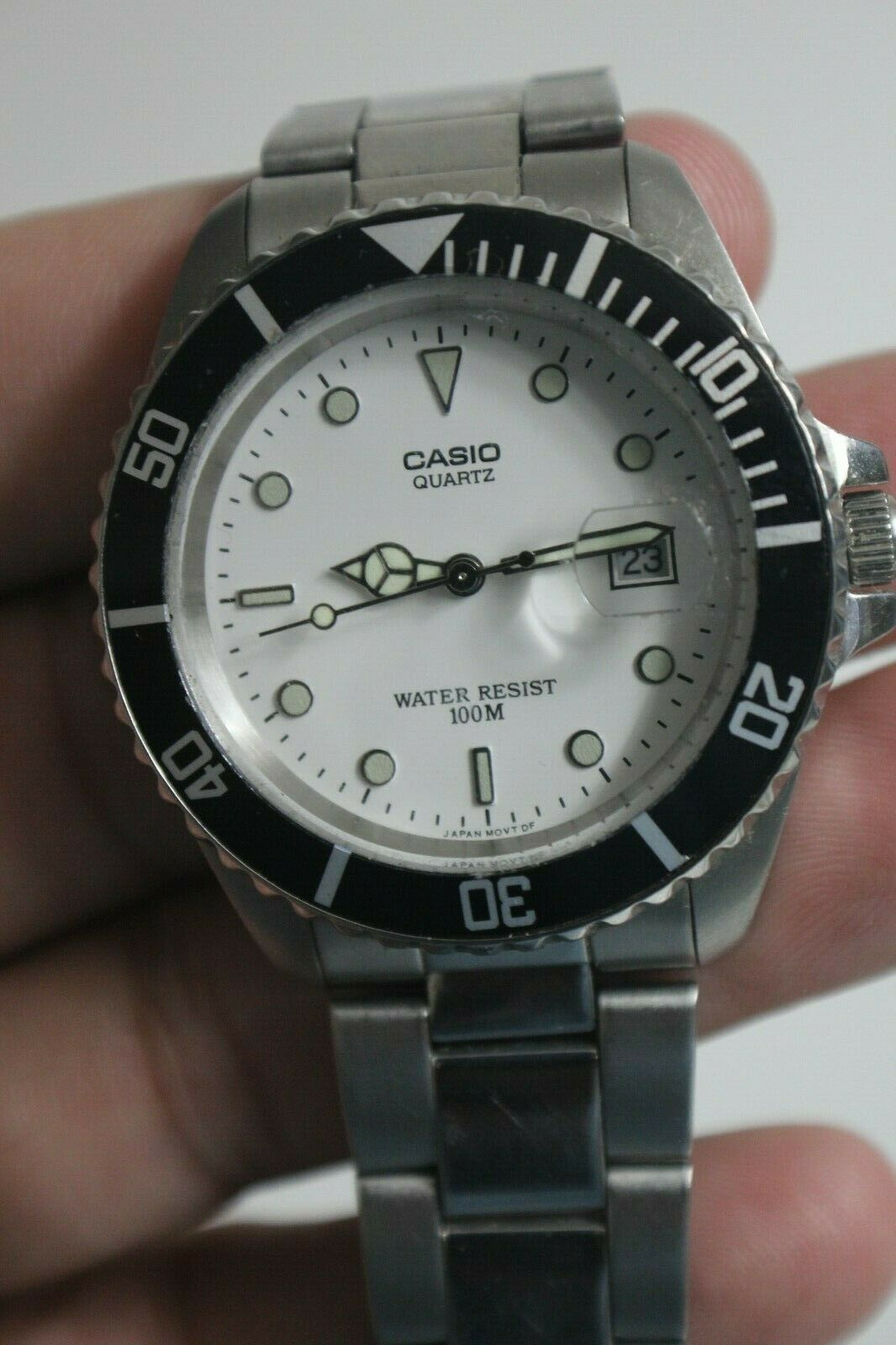 Vintage CASIO Quartz Men's Watch 1332 