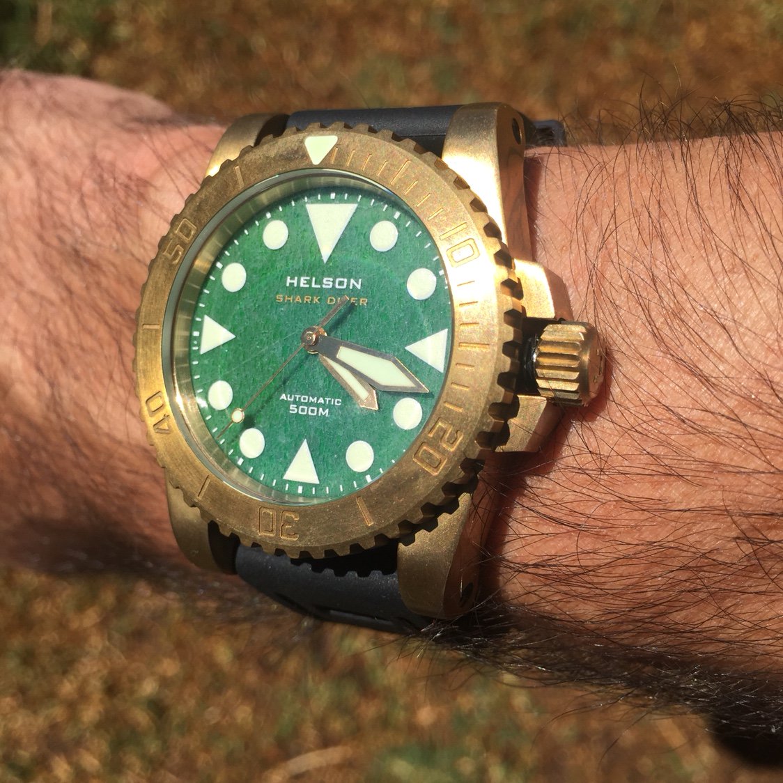 helson shark diver 42 brass