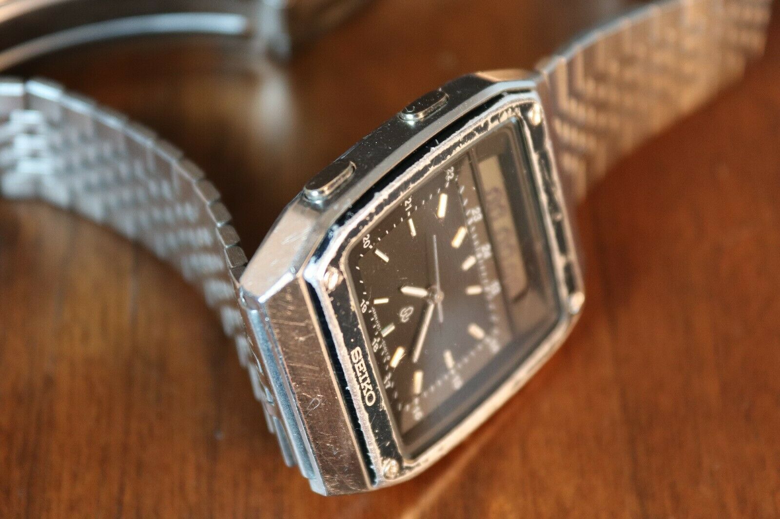 Vintage 1980 SEIKO H357-5010 VINTAGE RARE JAMES BOND DUO DISPLAY 