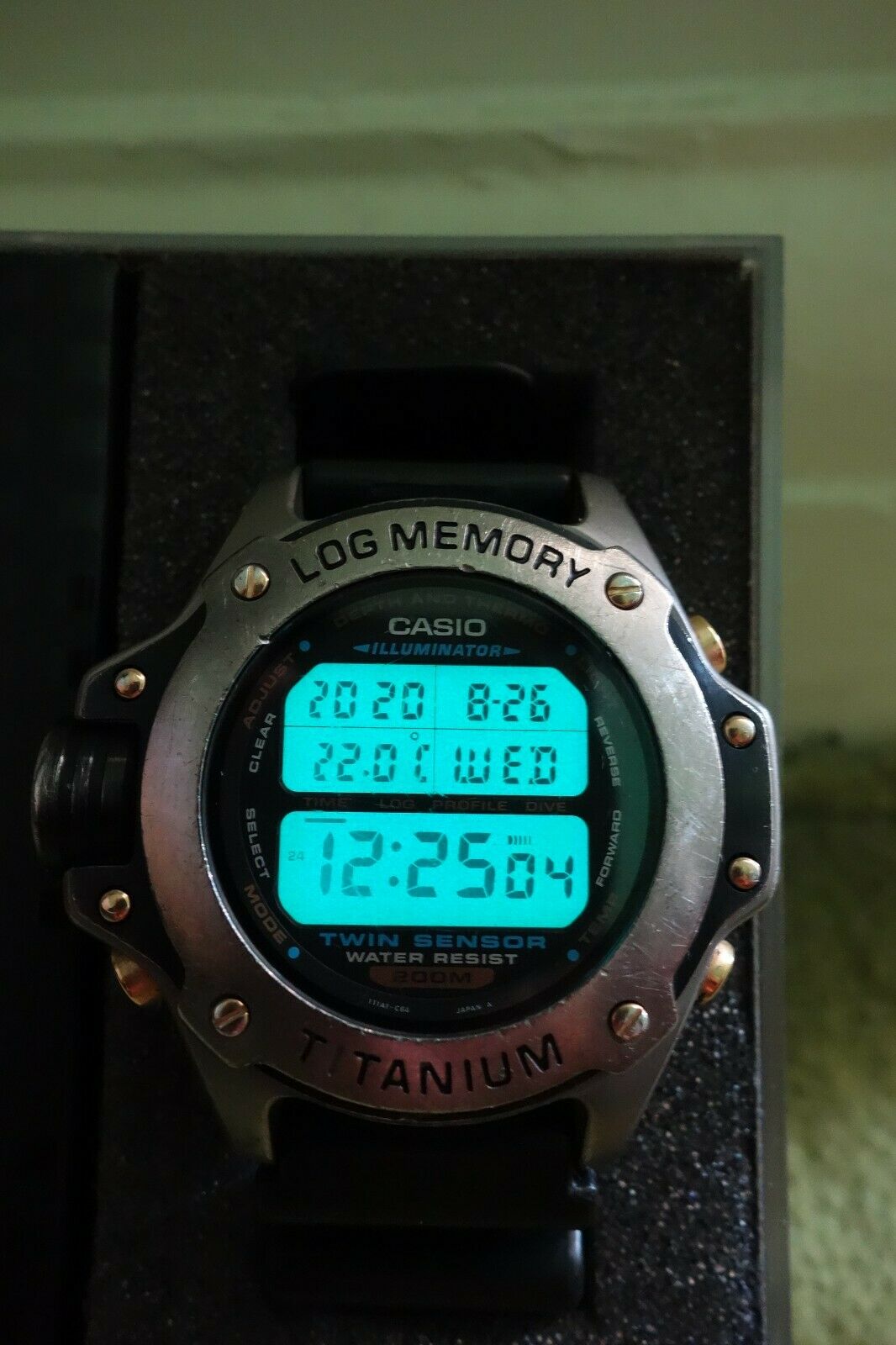 Casio DEP-700 Log Memory Twin Sensor Titanium Diver's Watch 