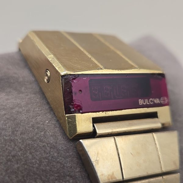 Vintage 1970s Bulova Computron Mens Red LED wristwatch | WatchCharts ...