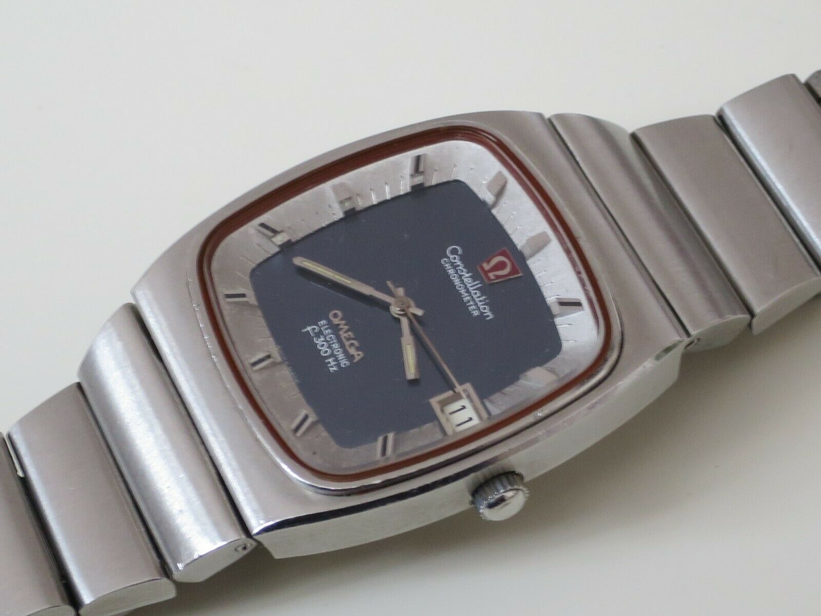 Omega constellation electronic discount f300hz