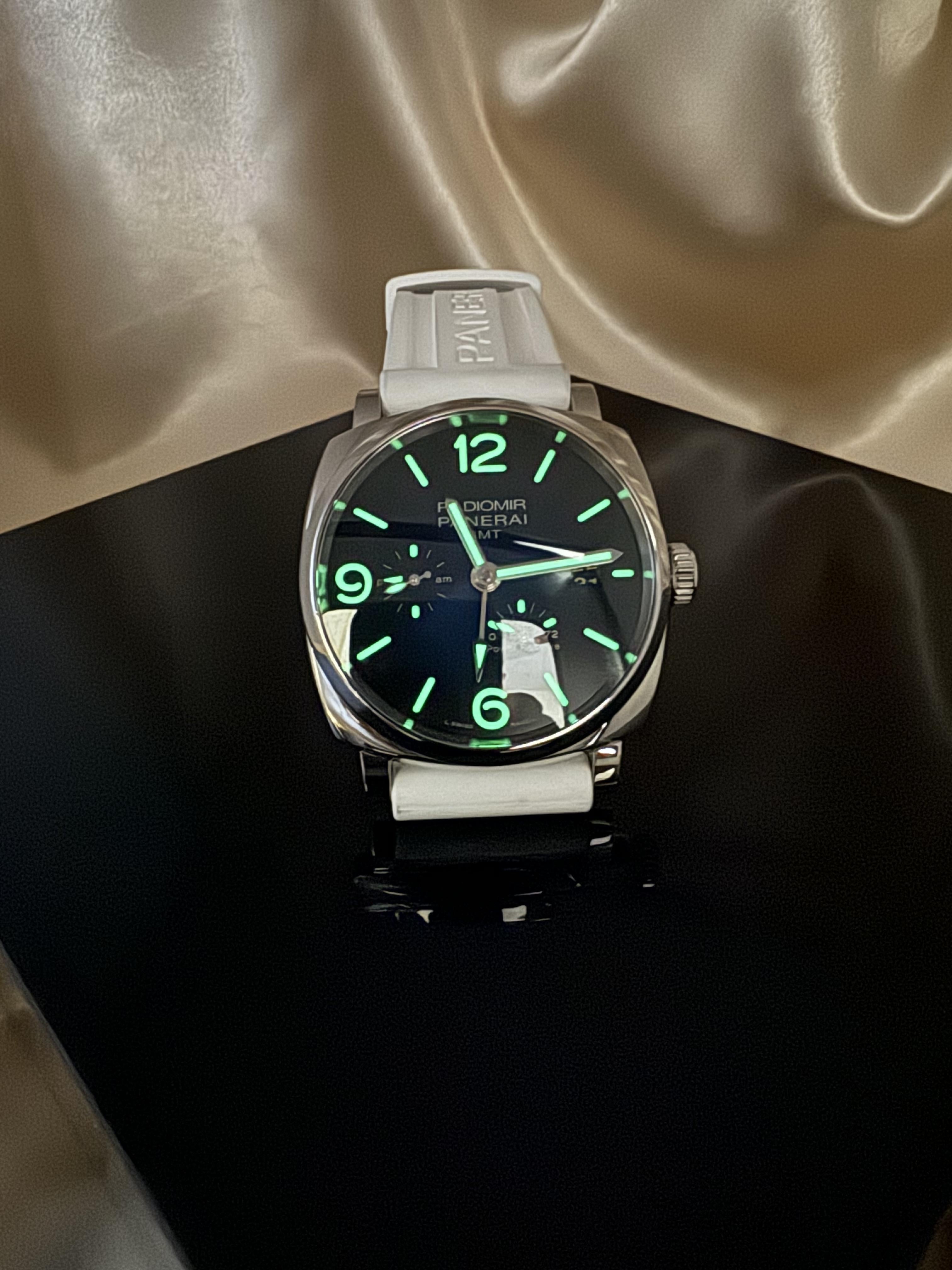 WTS Panerai PAM00946 Experience the epitome of sophistication and