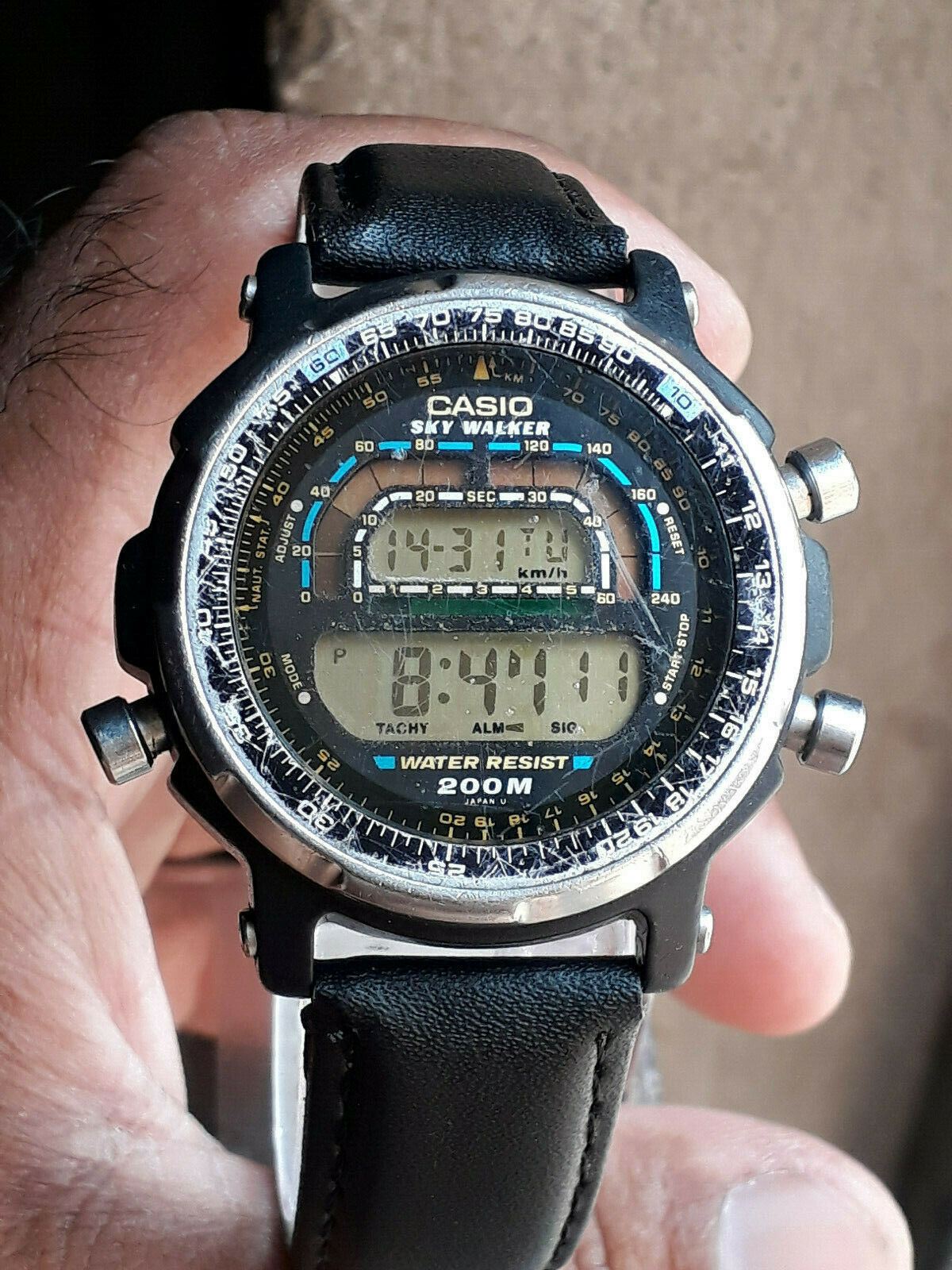 Vintage Casio SKY WALKER 905 DW 401 Men's Wrist Watch