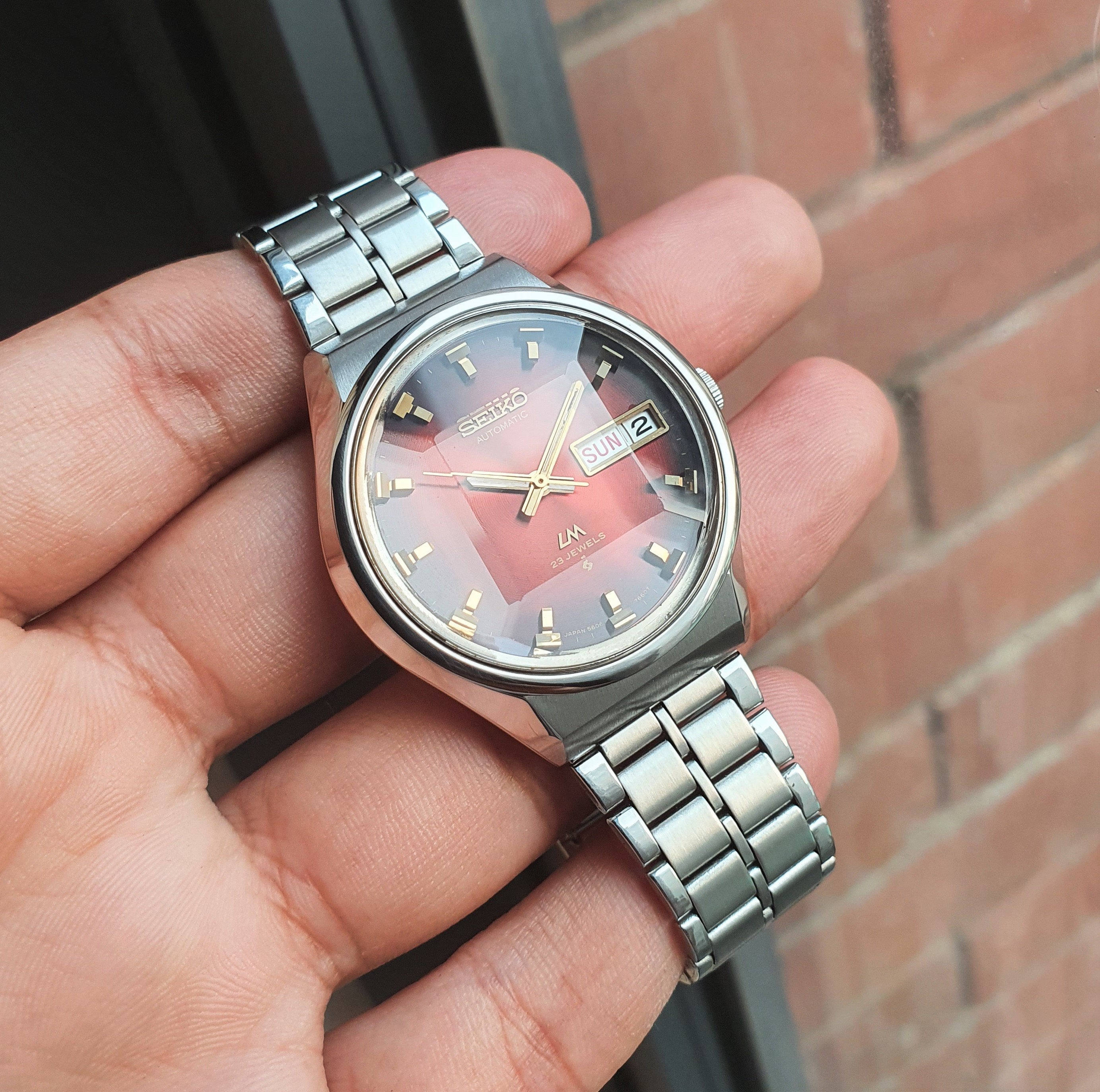 Seiko automatic red dial hot sale