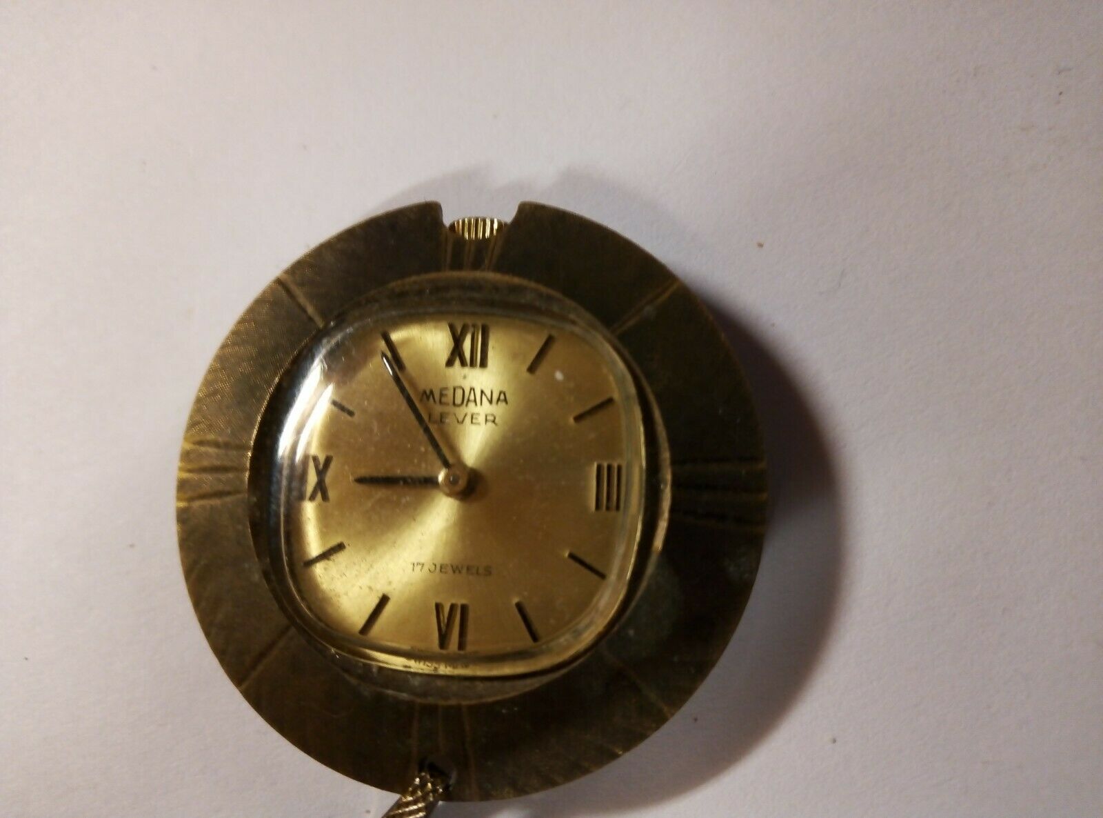 Vtg Medana Lever 17‎ Jewels Gold Tone Triangular Shield Pendant Watch Necklace Vintage Hawthorne Swiss Pendant Watch – 17 Jewels Incabloc  main image 4