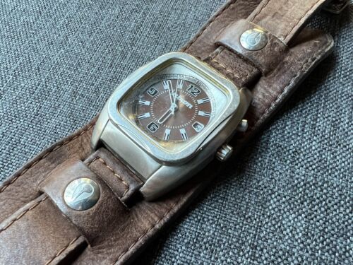 Nixon the key shop watch strap