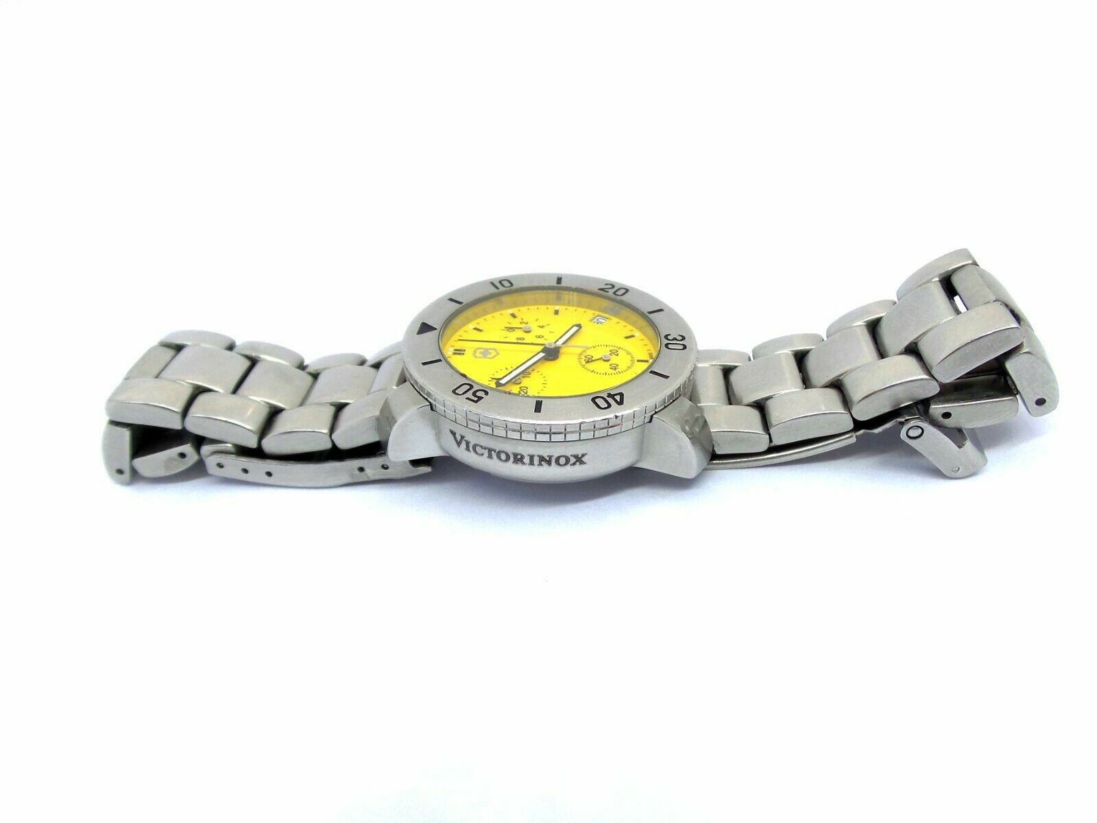 Victorinox Swiss Army V7-12 chrono Men's Watch | WatchCharts