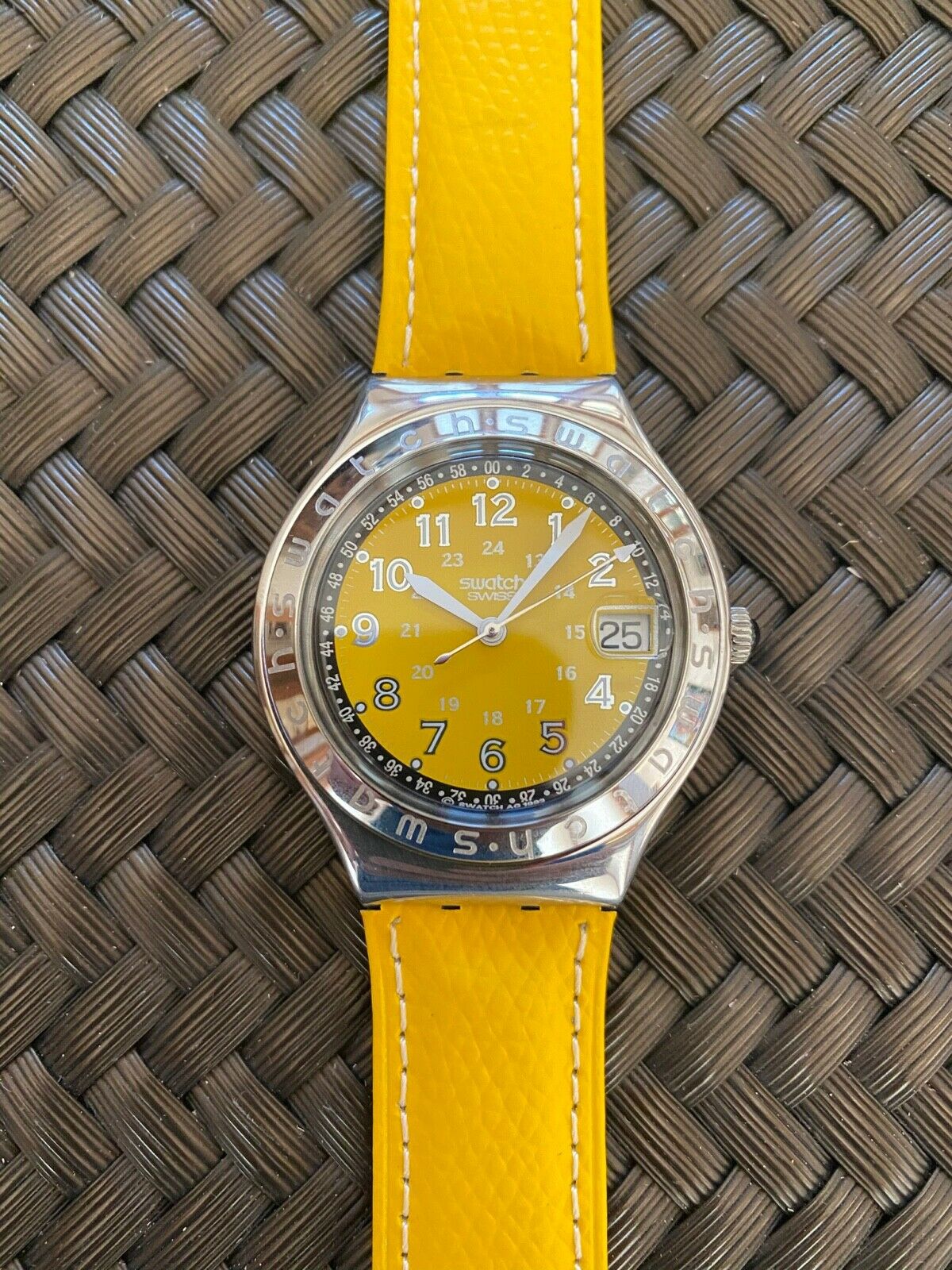 SWATCH IRONY Happy Joe Yellow YGS 409 C in mint/unworn condition